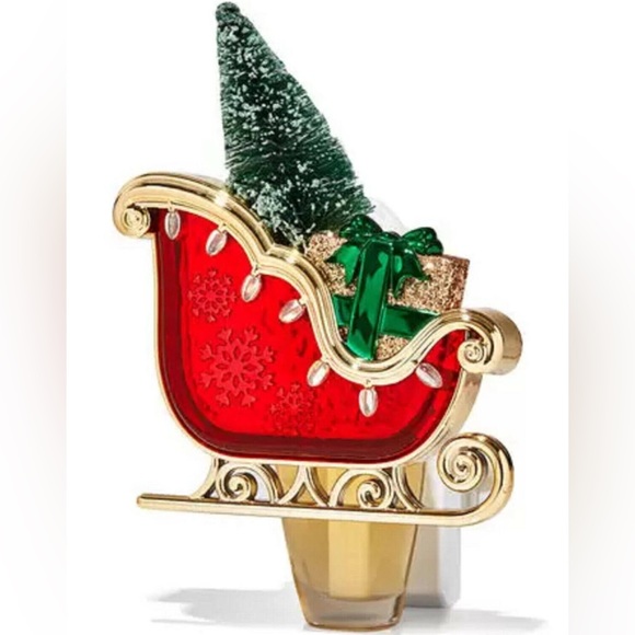 NWT Bath & Body Works Holiday Sleigh Nightlight & Christmas Wallflower Refills - Picture 5 of 6